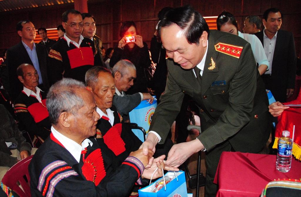 Lòng dân miền Trung - Tây Nguyên mãi tiếc thương...